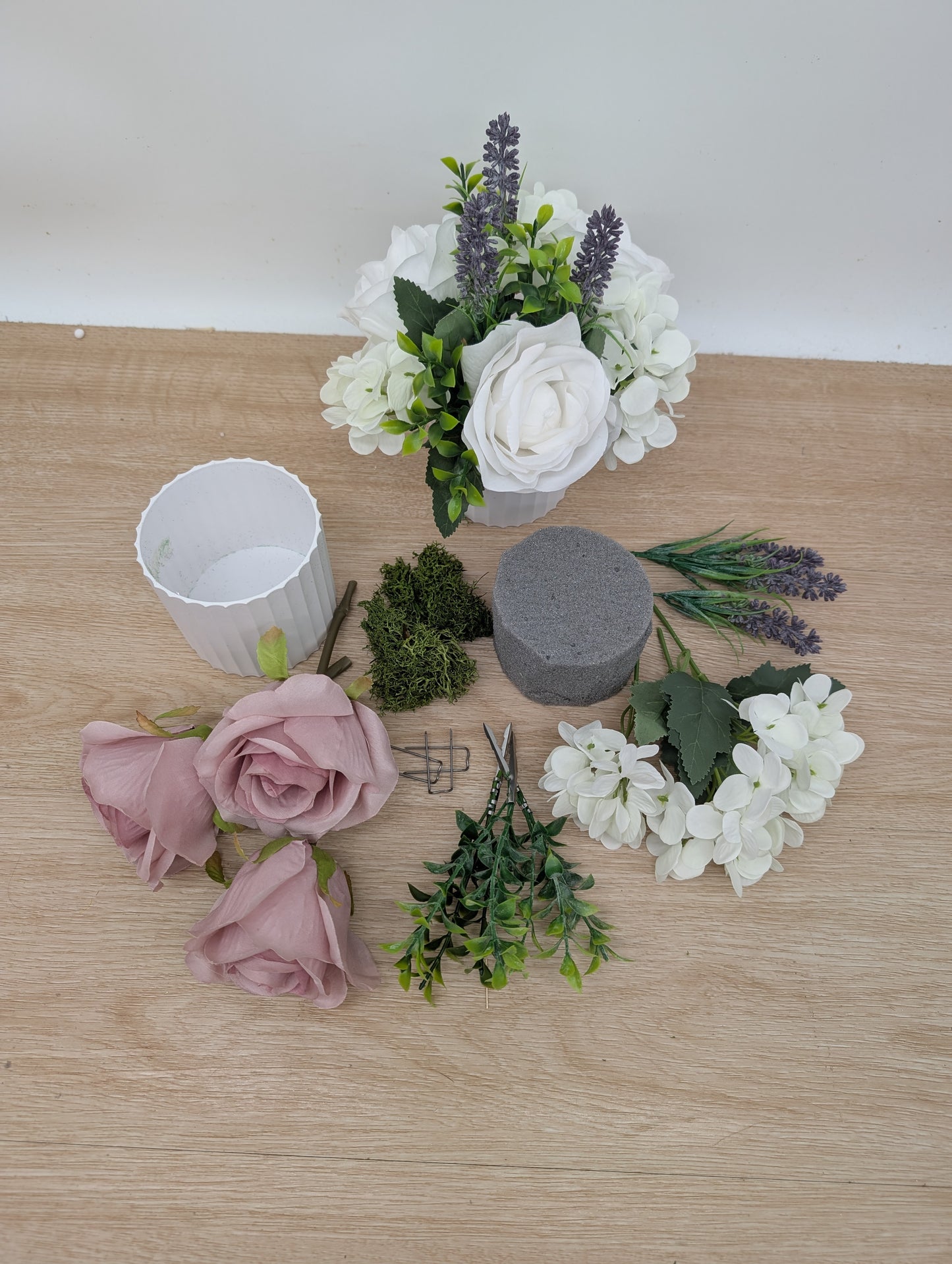Flower arrangement craft kit