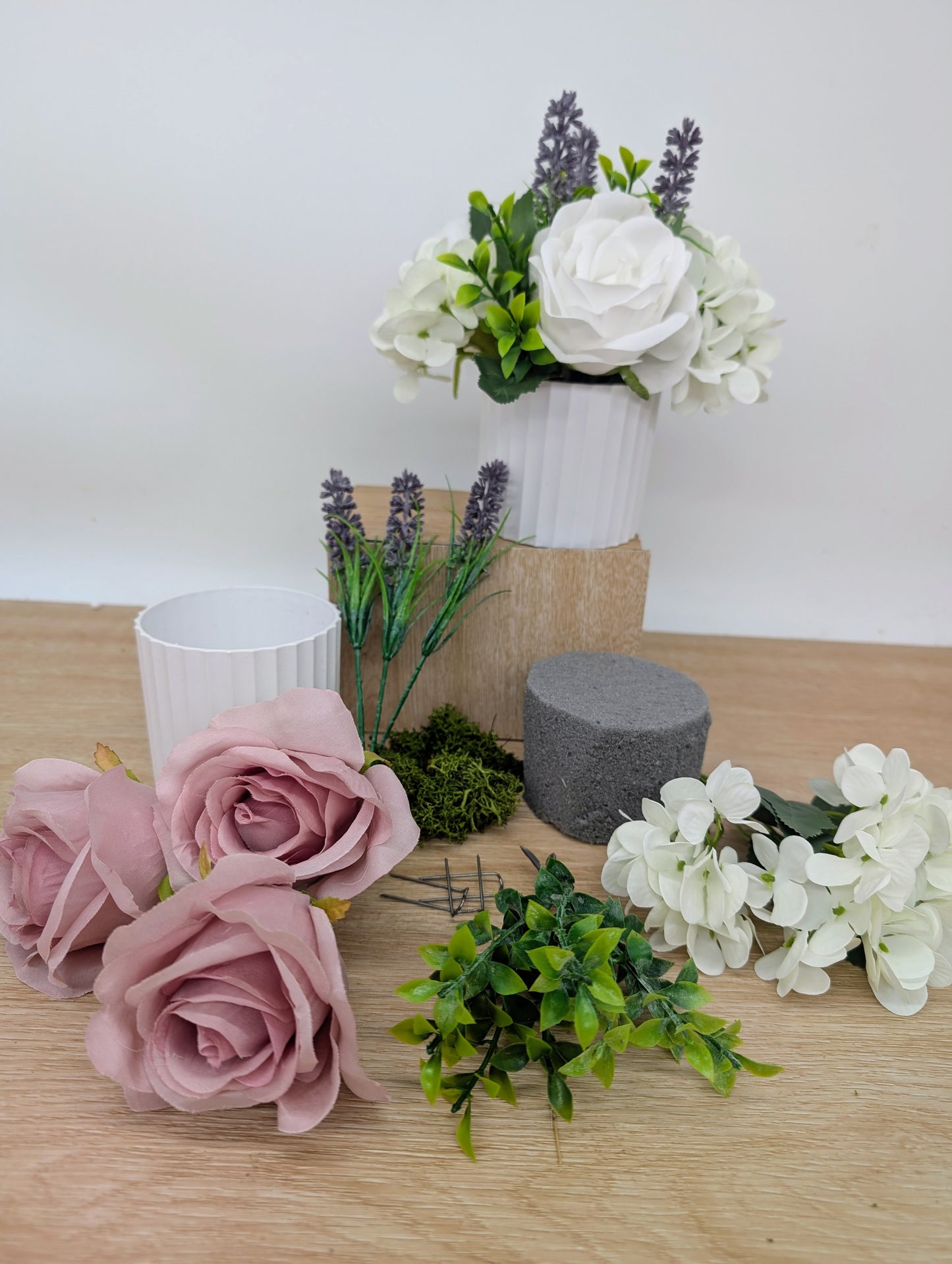 Flower arrangement craft kit