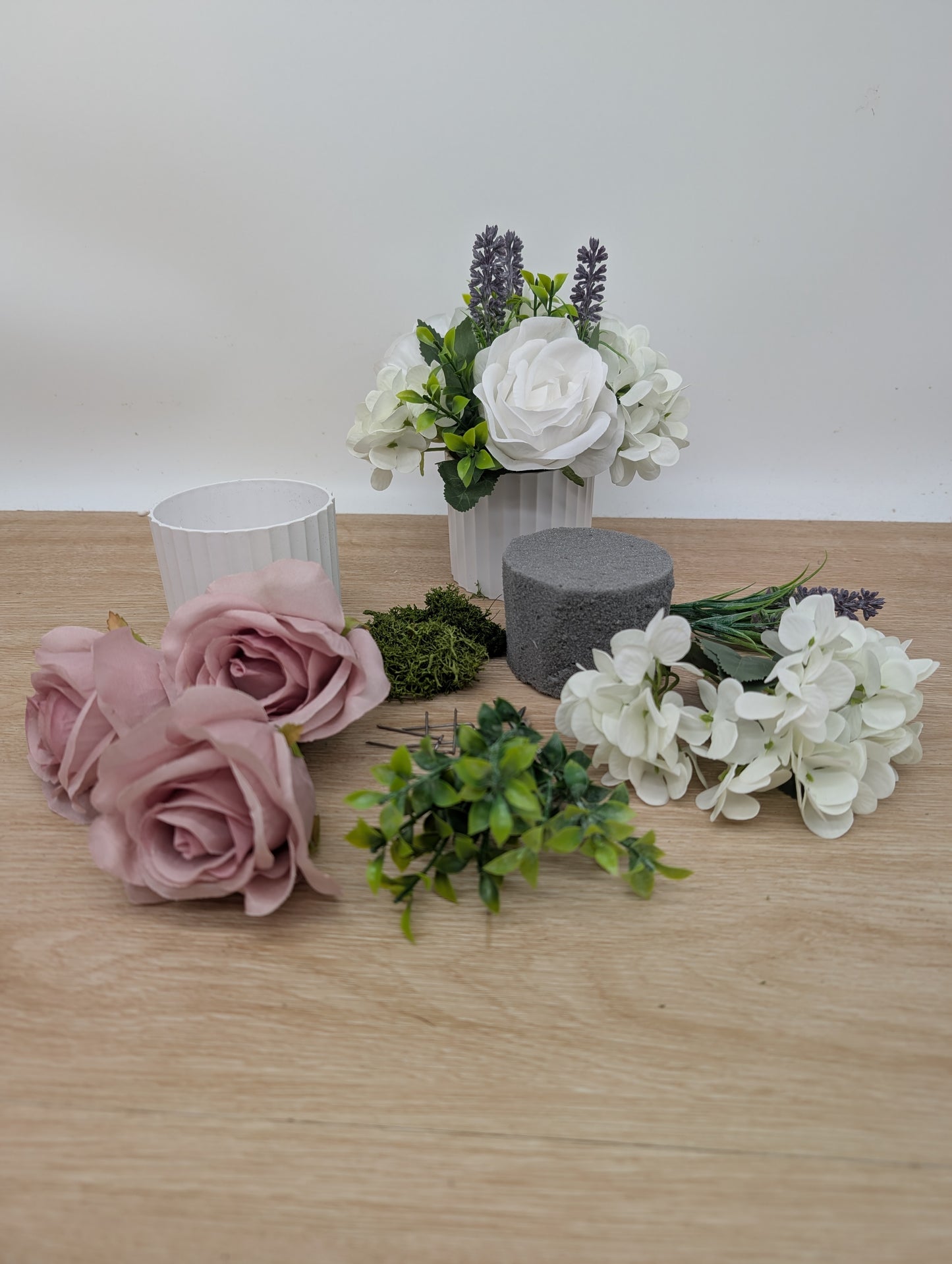 Flower arrangement craft kit