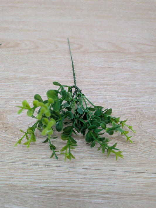 Plastic Eucalyptus 6 pick bundle