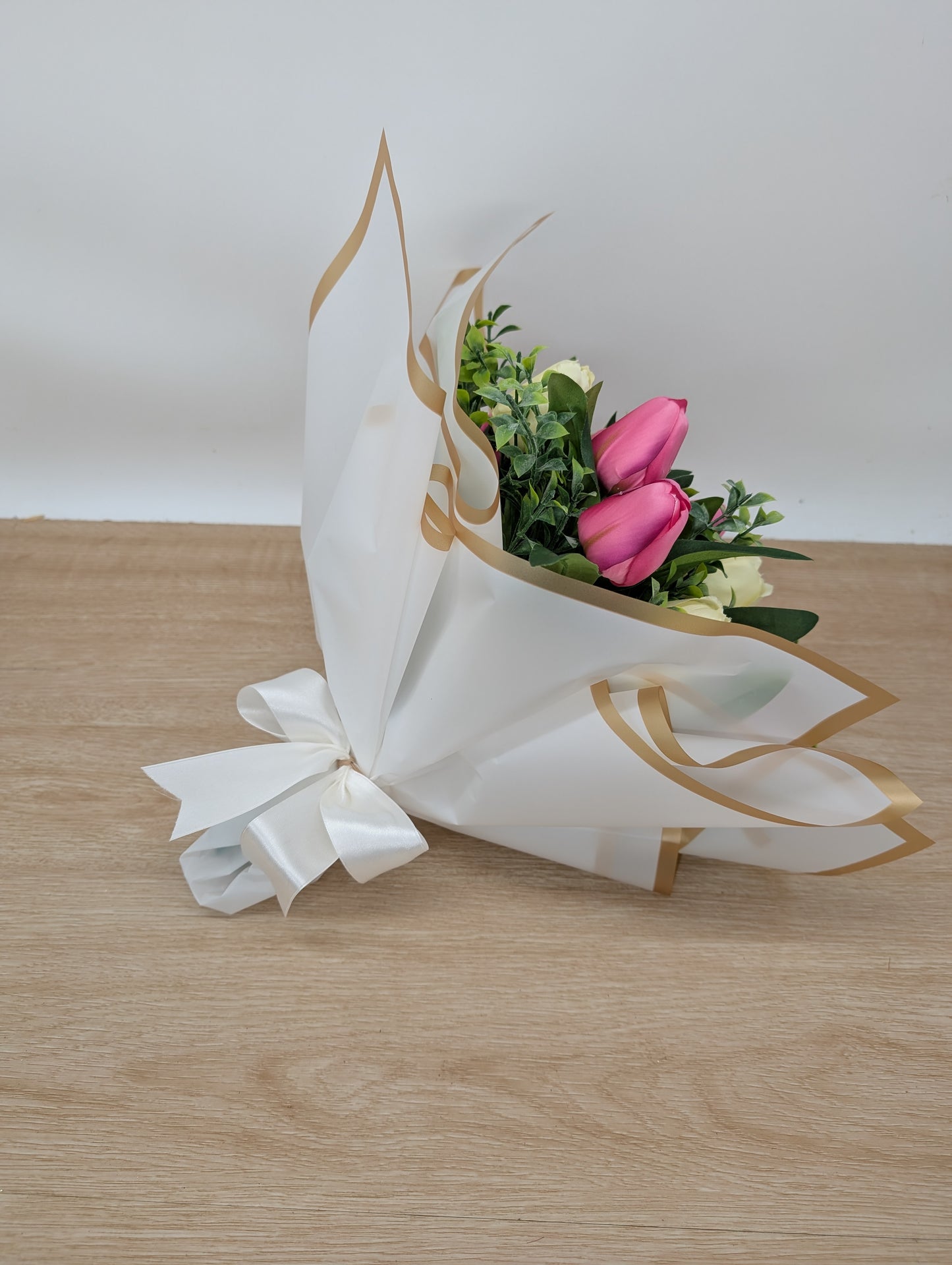 Tulip Gift Bouquet Pink and Ivory