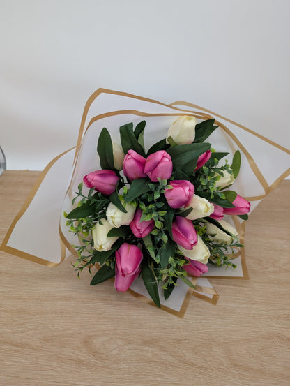 Tulip Gift Bouquet Pink and Ivory