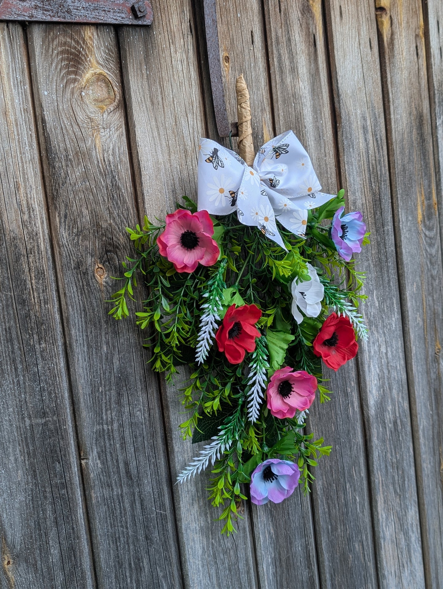 Anemone Spring Swag